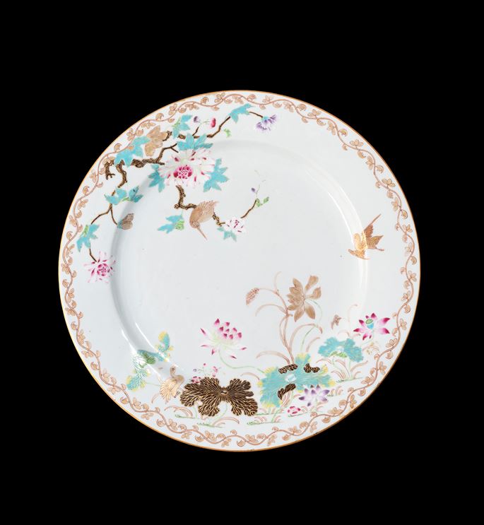 GG: Chinese export porcelain famille rose large charger with a kingfisher | MasterArt